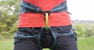 Climbing harness for beginner rock climbing