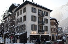 Sporting and casual atmosphere in Chamonix